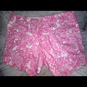 Lilly Pulitzer buttercup scallop shorts